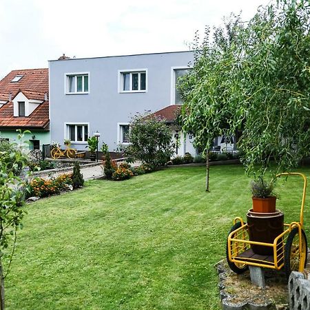 Apartment Livi Mikulov Exteriör bild