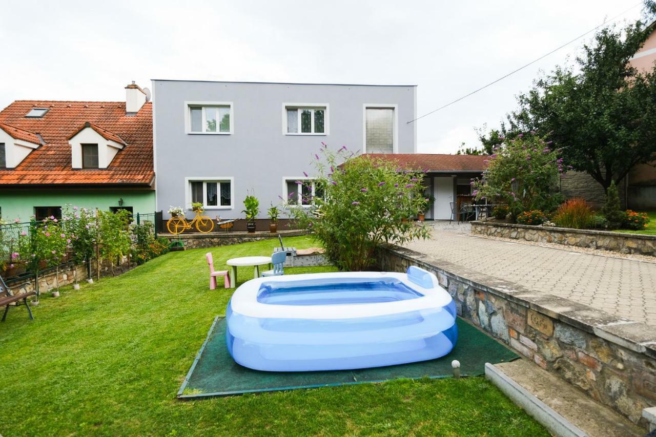 Apartment Livi Mikulov Exteriör bild