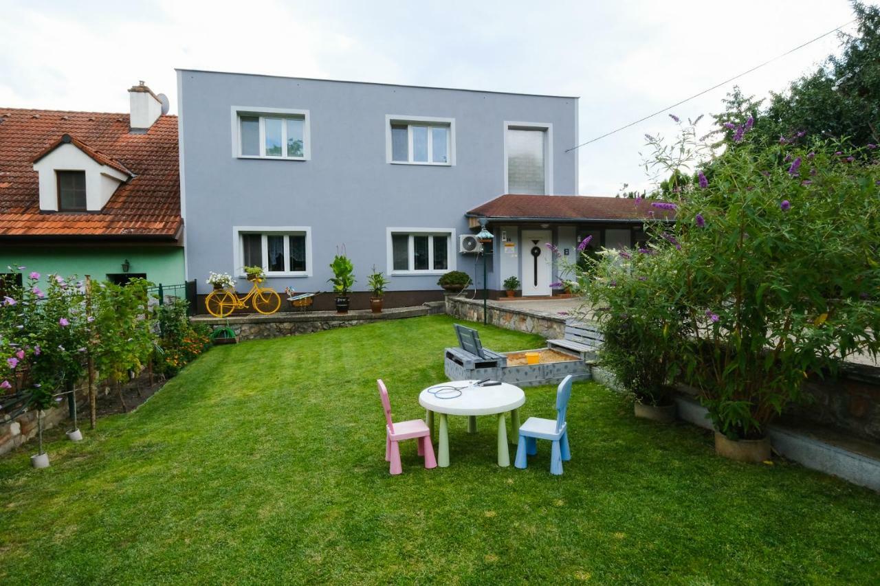 Apartment Livi Mikulov Exteriör bild